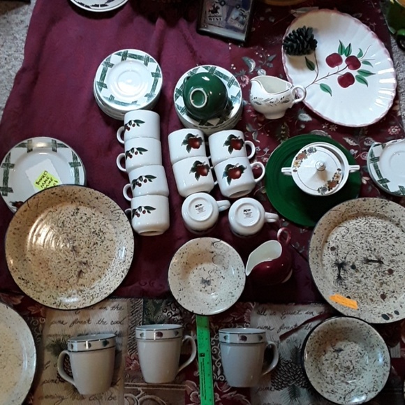 APPLE CADES COVE Retired StoneWare DinnerWare  EUC - Picture 2 of 16